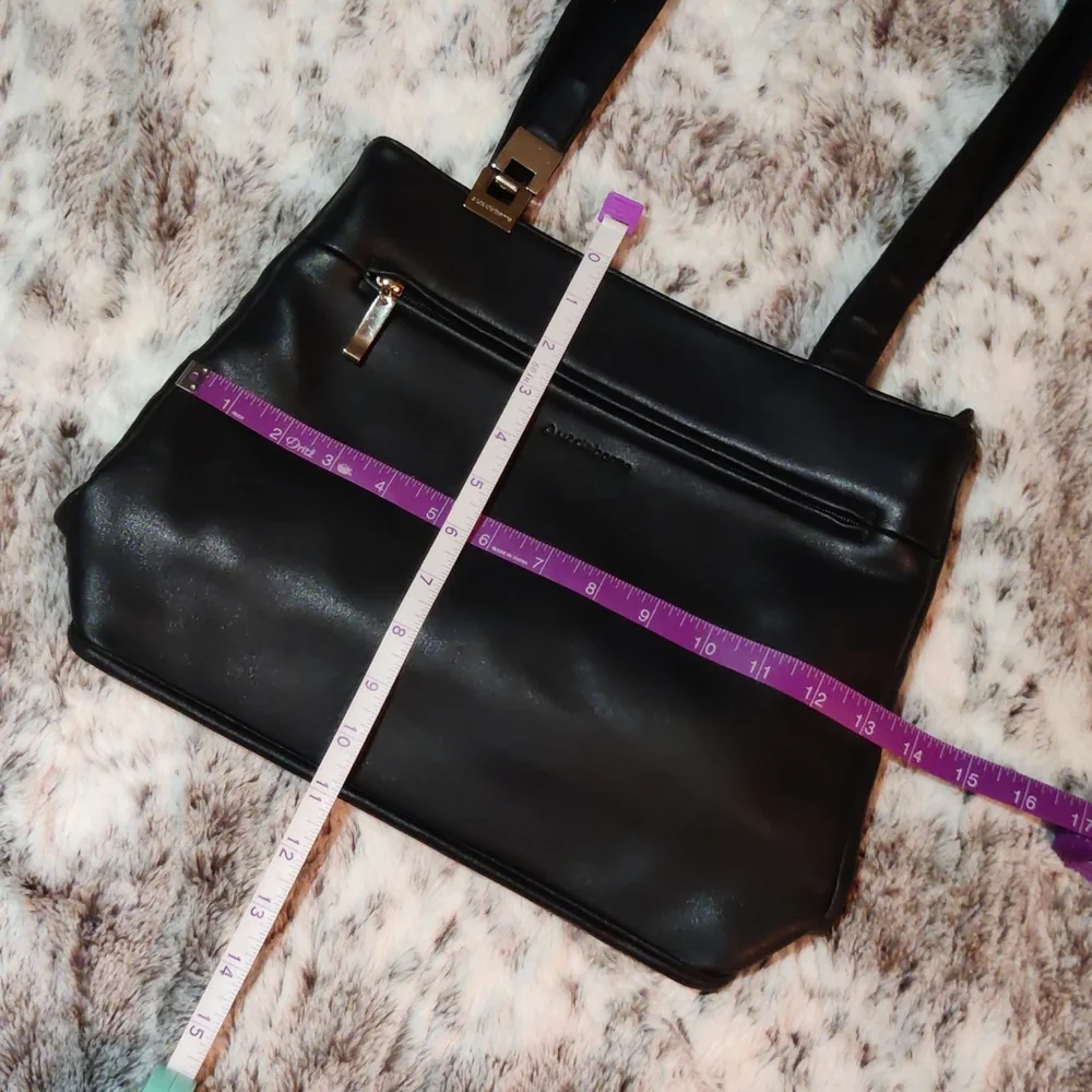 Liz Claiborne Black Leather Shoulder Bag - Picture 9 of 11